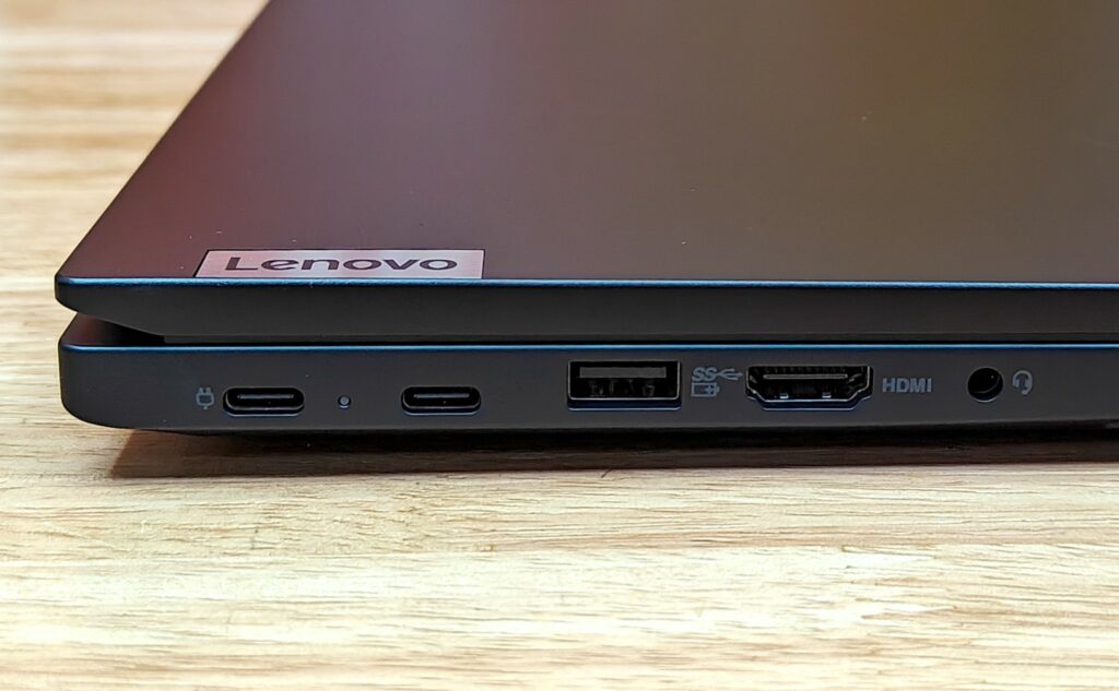 ThinkPad 14 Gen 5 (AMD)の左側
