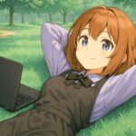 ThinkPadを隣に置いて草原でリラックスする女性